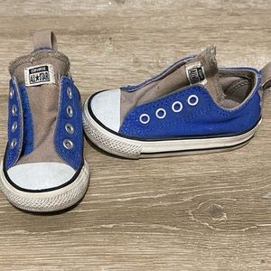 Boys Converse Size 5 with Velcro closure